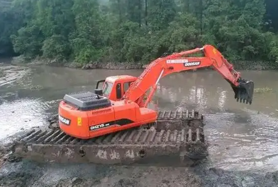水陆挖掘机
